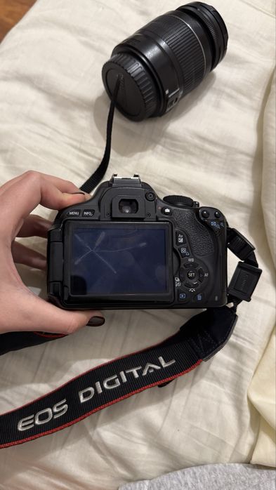 Фотоапарат Canon 600d + обєктив EFS 18-55mm