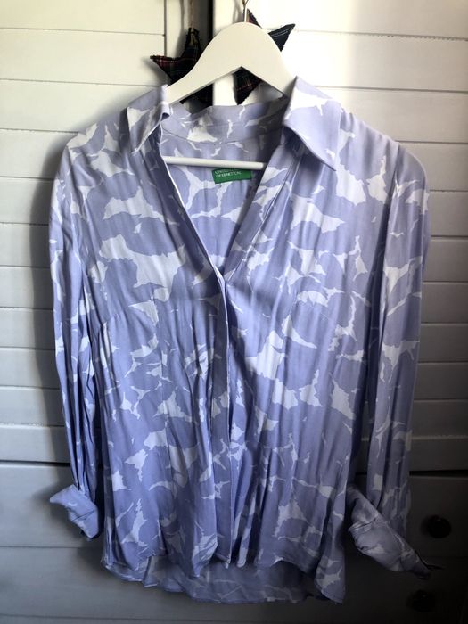 Camisa Lilás com manchas brancas (United Colors of Benetton)