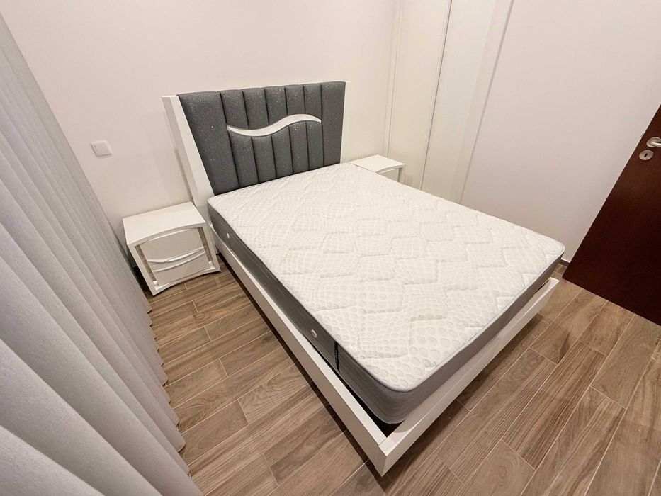 Cama de casal Como nova