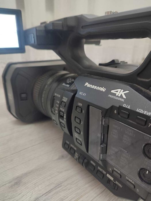 Професійна відеокамера Panasonic HC-X1  4K / 24p, UHD 4K / 60p.
