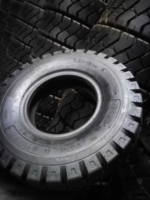 Шина (резина) на вилковий навантажувач