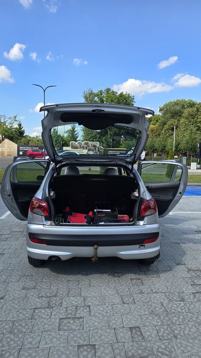 Автомобіль Peugeot 206+