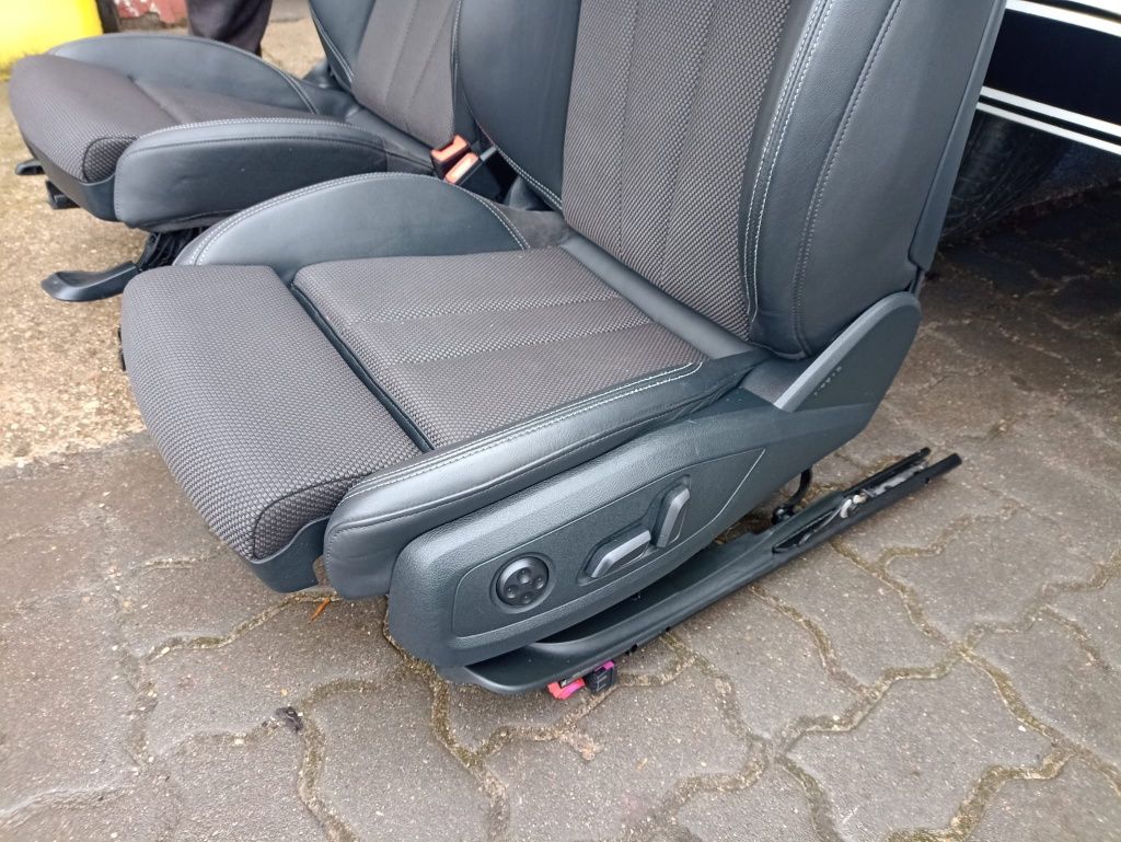 Komplet foteli Audi A4 B9 S-Line