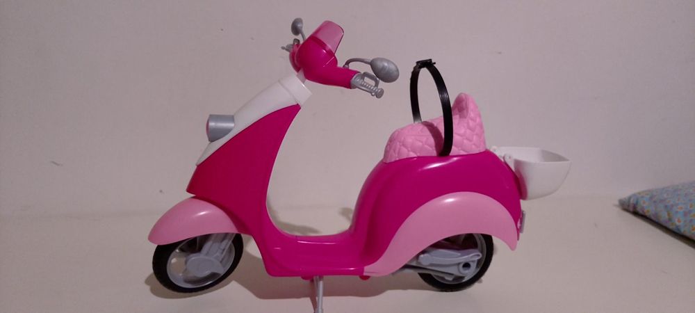 Mota da Barbie bom estado