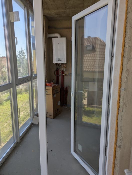 Продається 2 кімн. квартира в обжитій новобудові.
