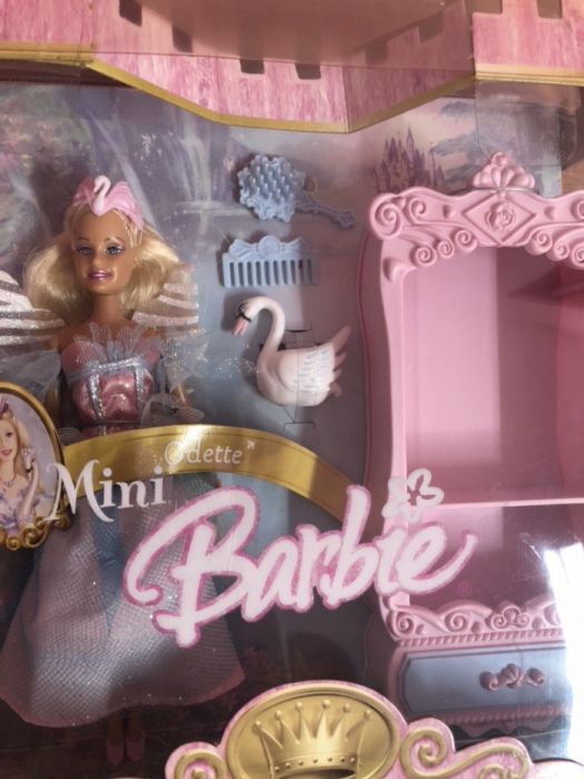 2005 BARBIE Mini Odette + Cisne + Móvel rosa e Acessórios