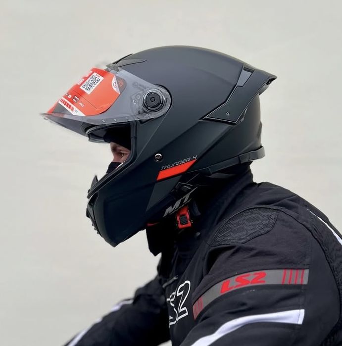 Мото шолом MT helmets thunder 4 sv matt Black іспанський шлем чорний