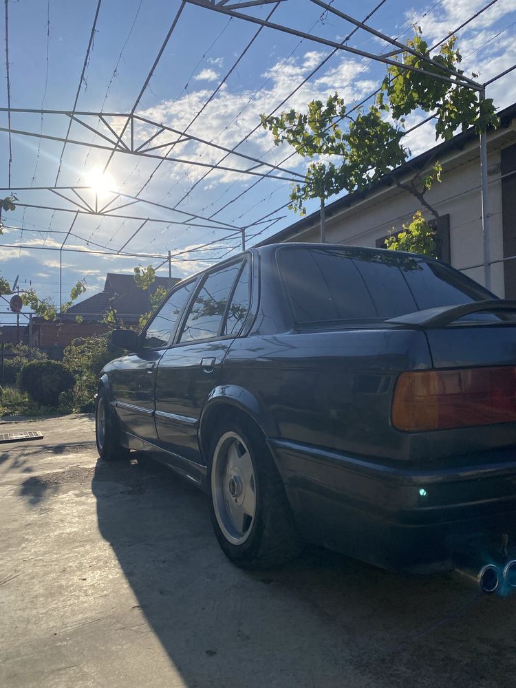 Продам BMW е30  m42b18