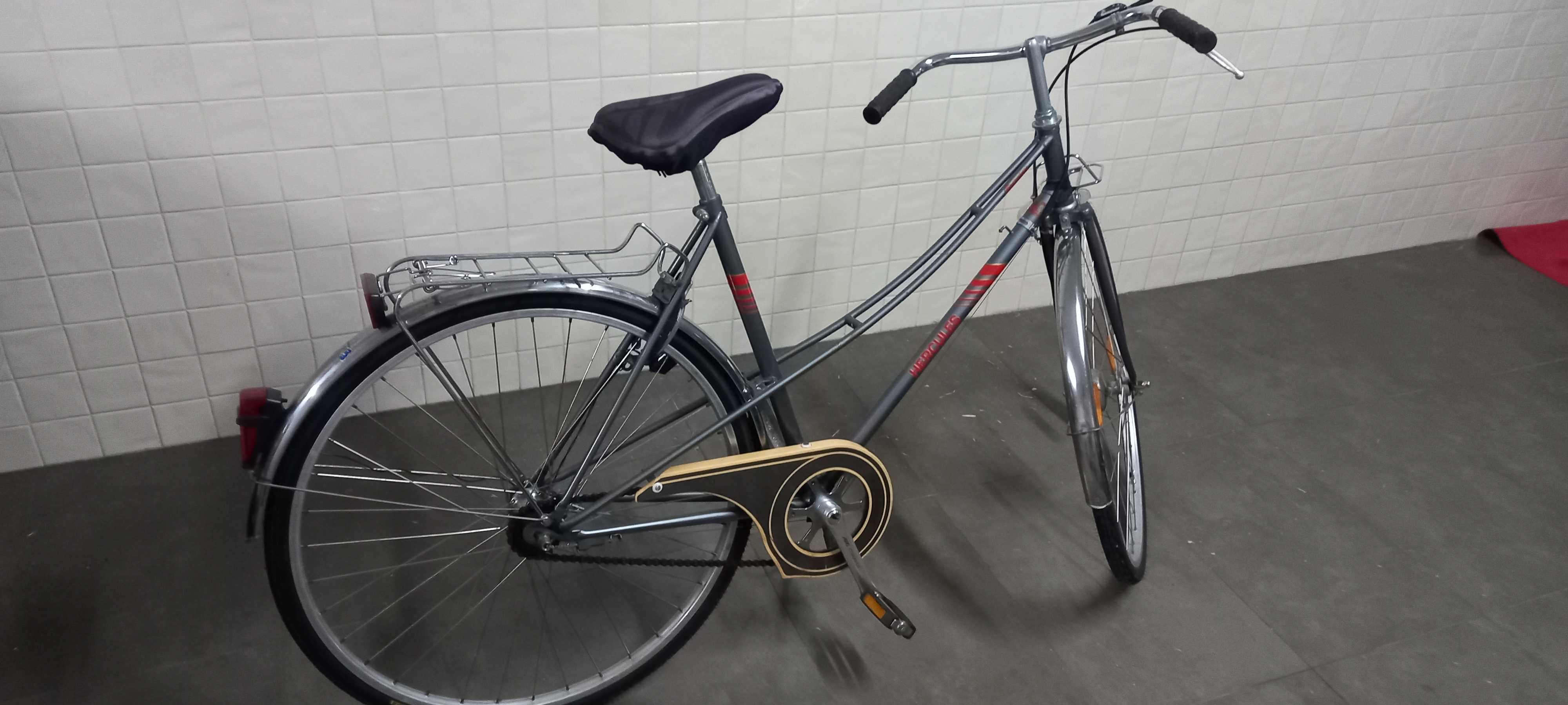 Bicicleta Holandesa de senhora.
