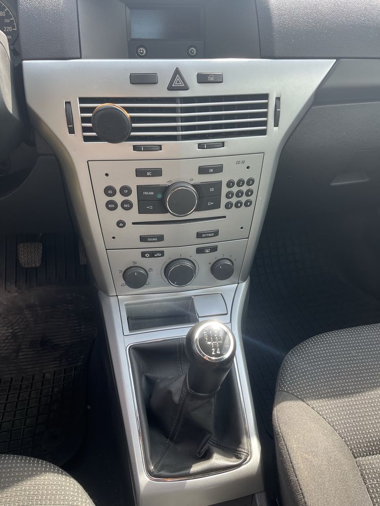 Opel Astra GTC 1.6 benzyna