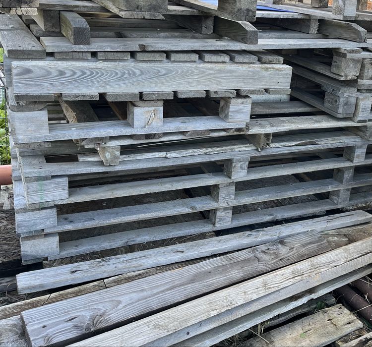 Palety i drzewo na opał, drzewo opałowe