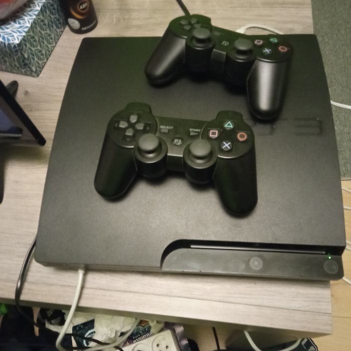 Konsola PS3 PlayStation 3 320gb 2 pady