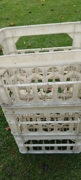 Skrzynki plastikowe na butelki