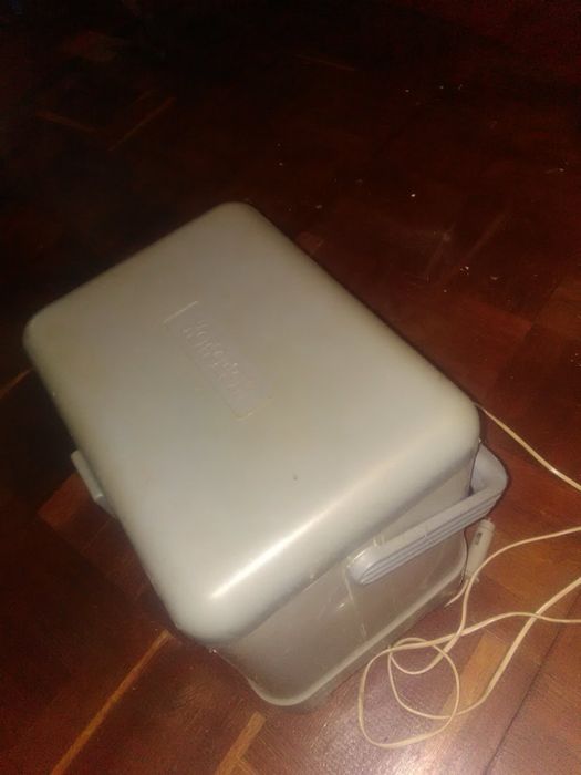 Автомобільний холодильник