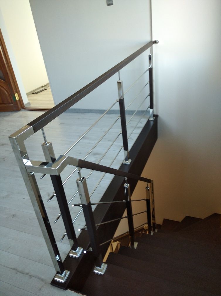 Металеві сходи драбини ступені перила лестницы