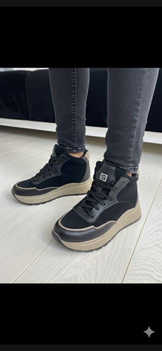 Ботінки жіночи 38/39 розмір