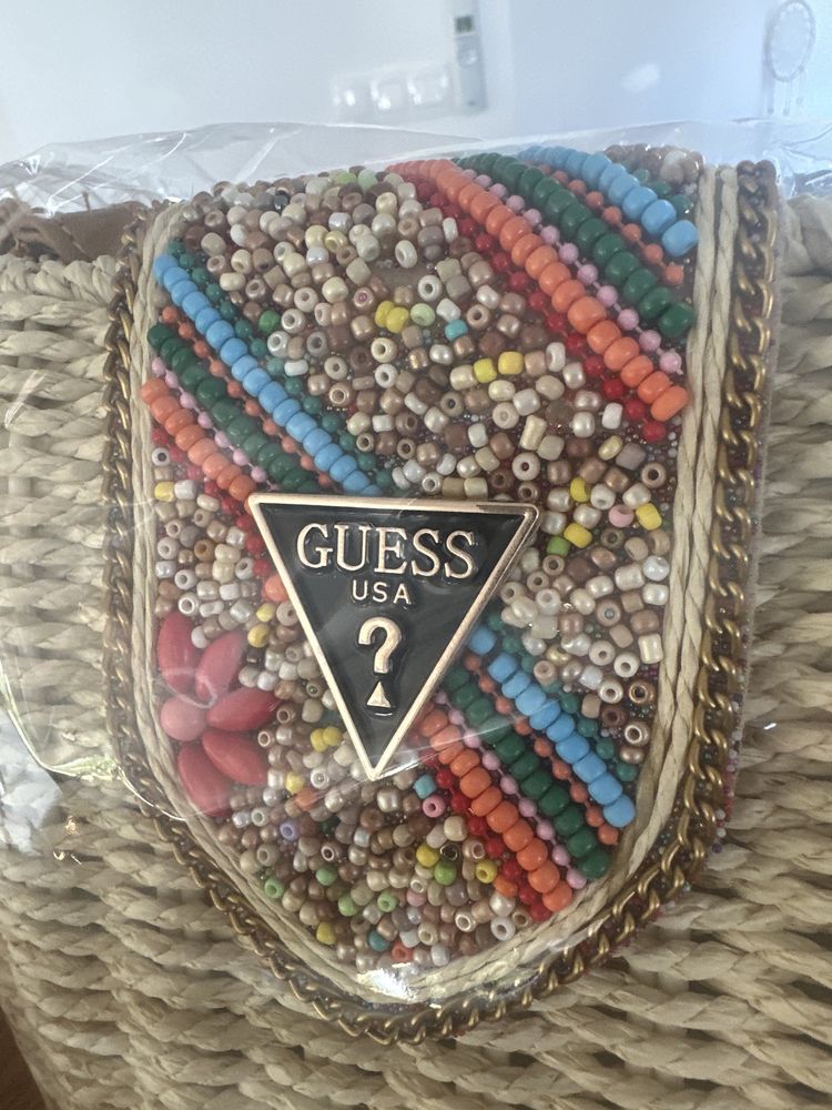 Torebka koszyczek Guess jasna