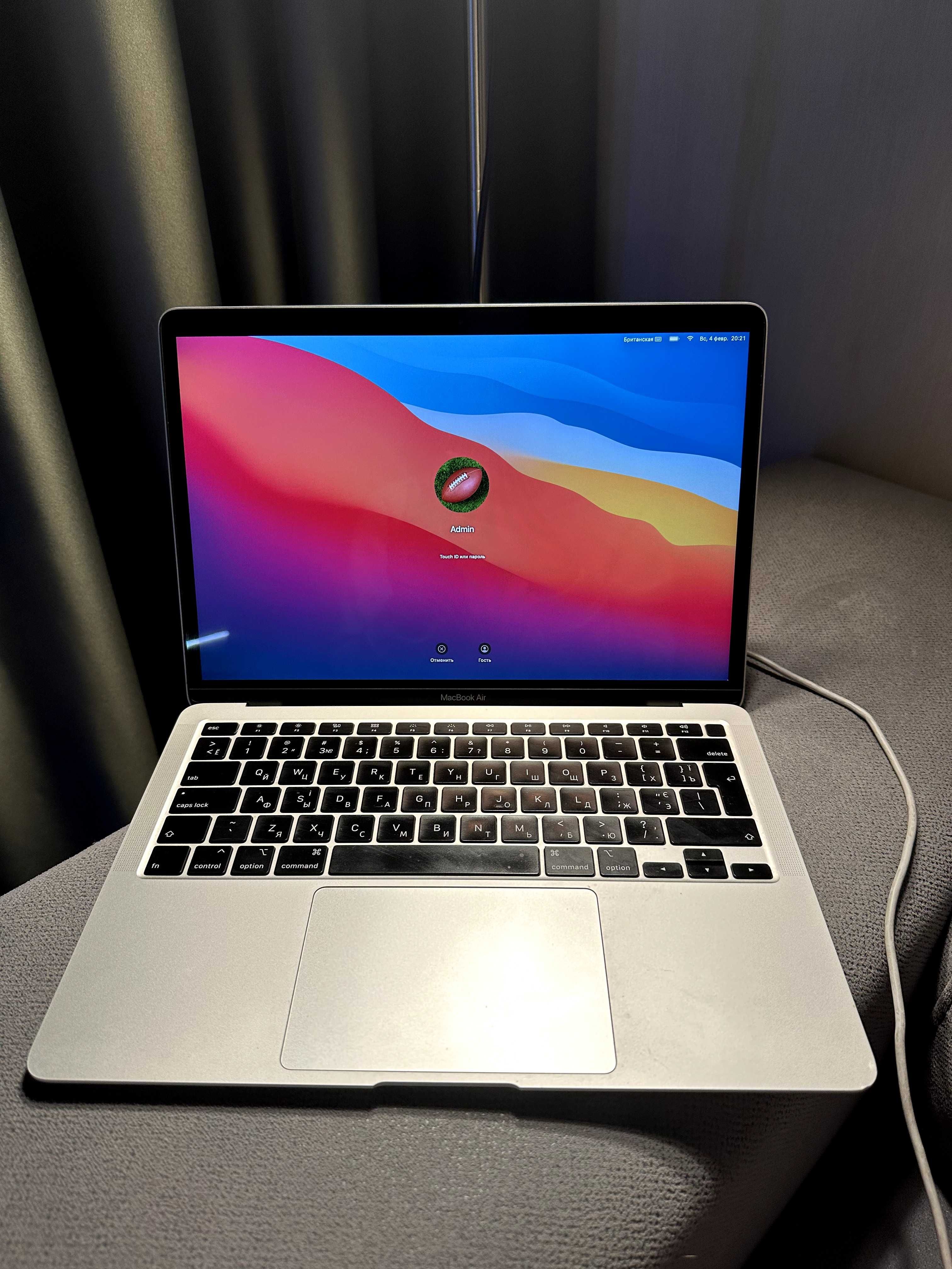 MacBook Air 13 / Intel Core i3 / 2020 / 8/256 гб