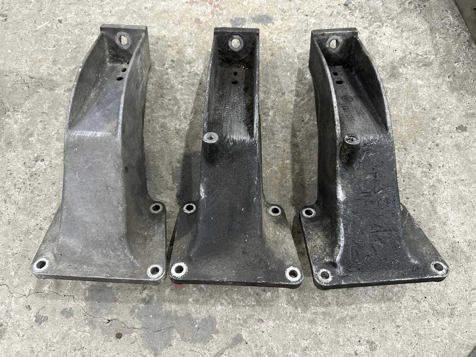 Кронштейн двигателя bmw 5 series (e39) 97-04 2.3i 2.5i 22111092973