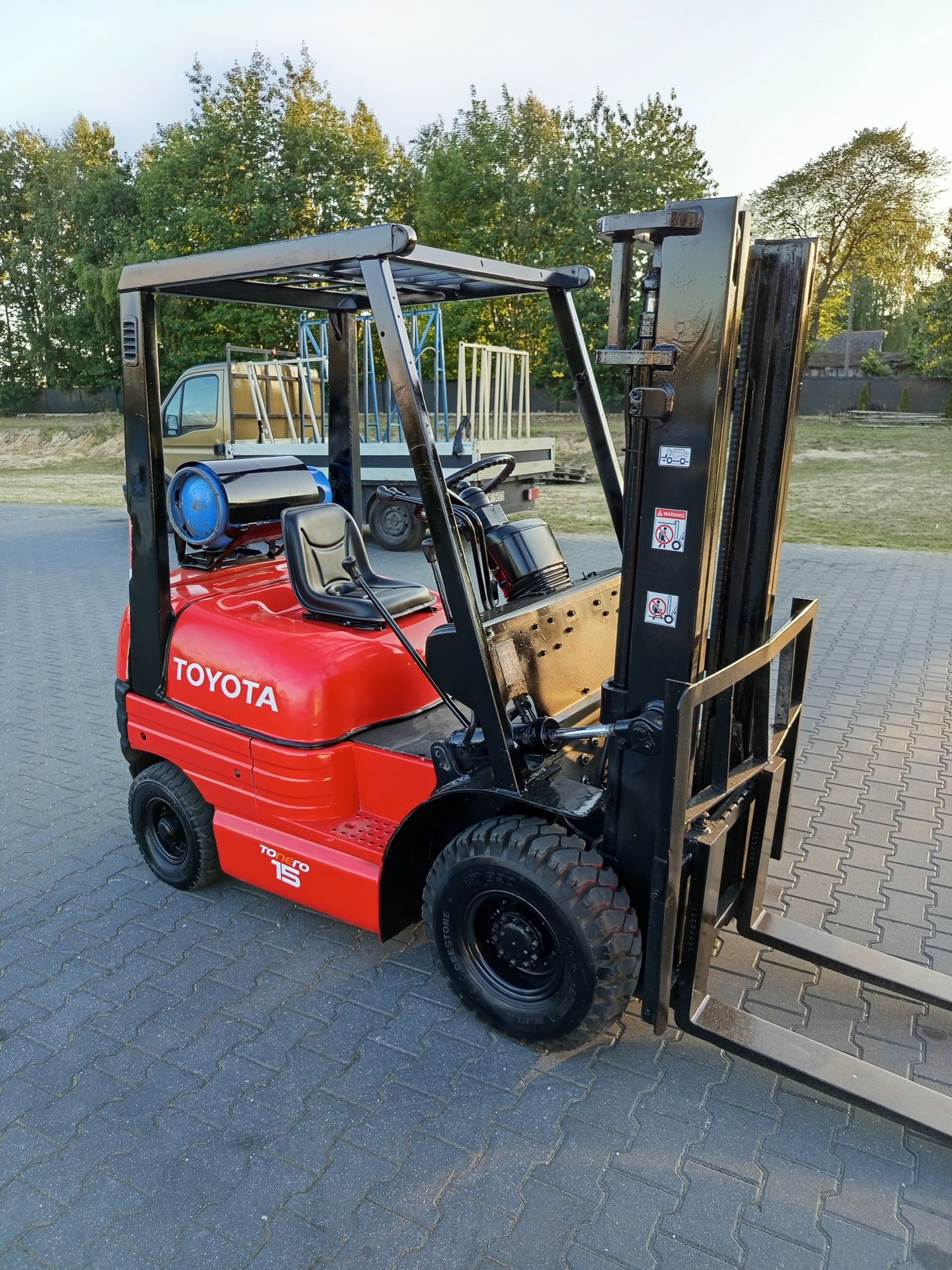 Sprzedam wózek widłowy Toyota 1,5 tony