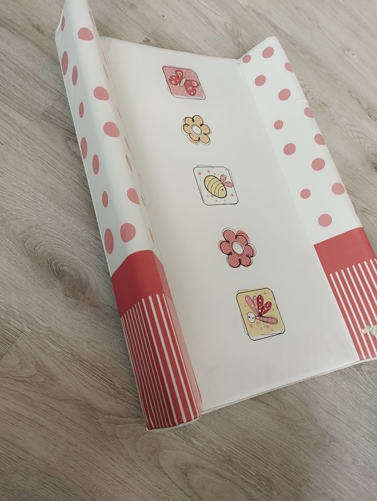 Przewijak na łóżeczko
