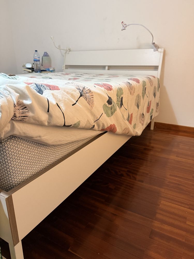 Cama de casal IKEA