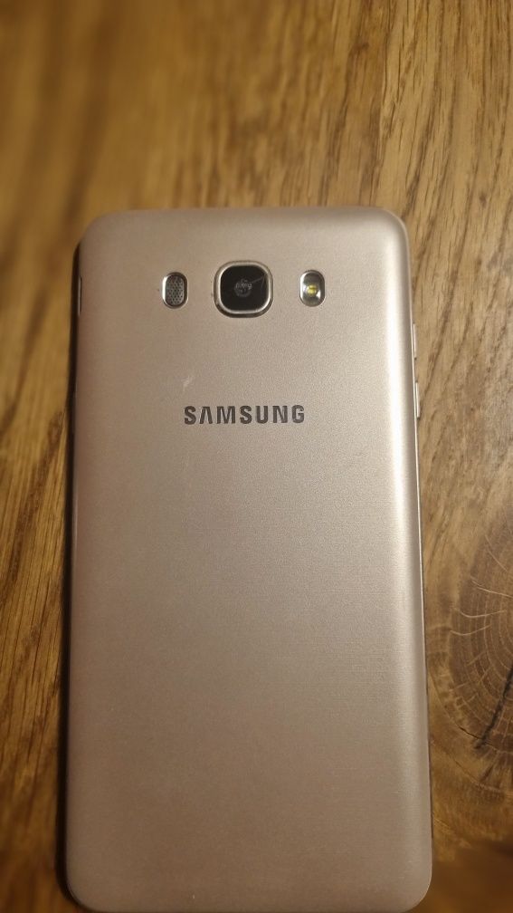 Smartfon Samsung Galaxy  J7