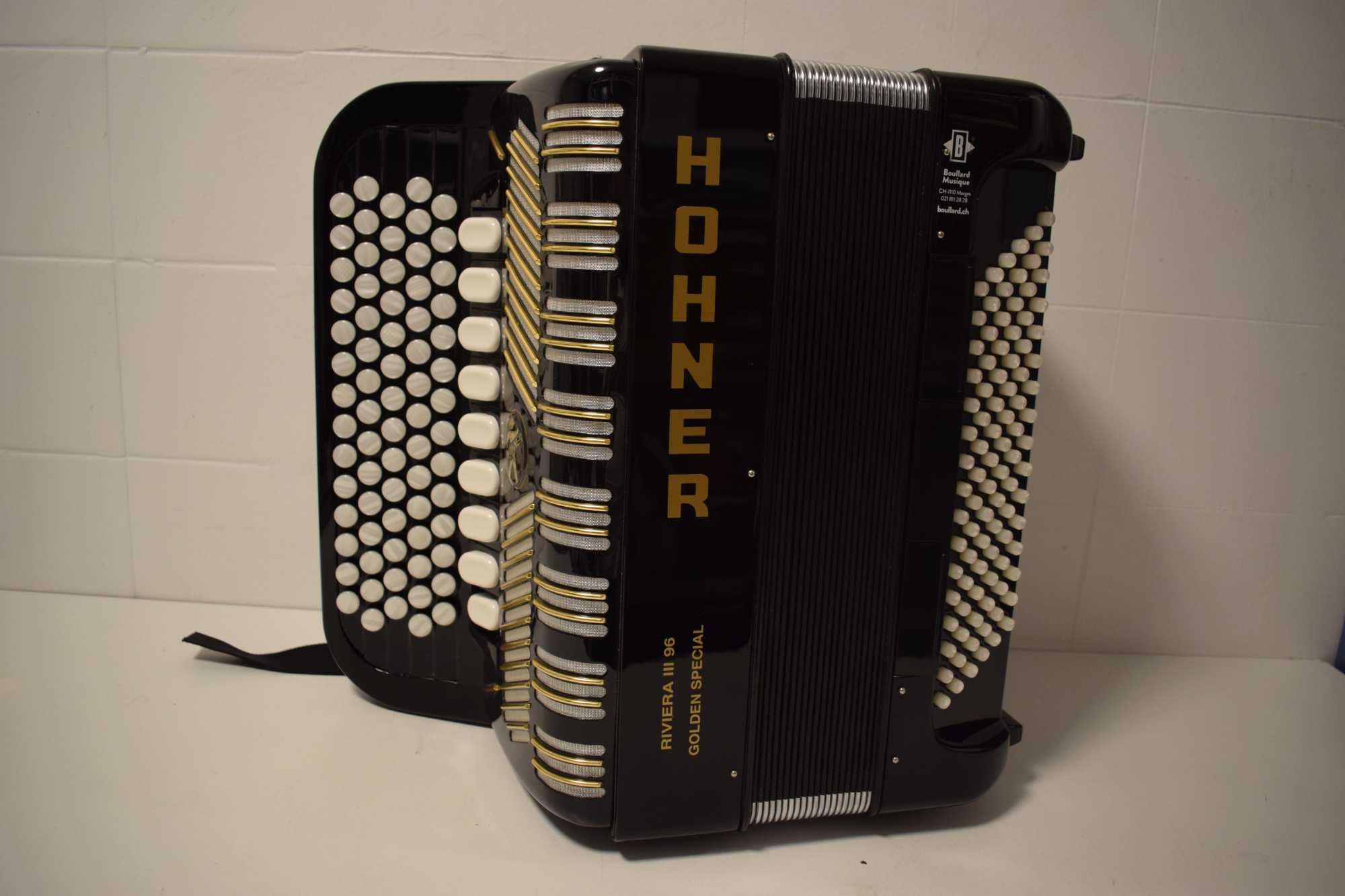 Acordeao Hohner Rveira III Gold 3 Voz, N . 116