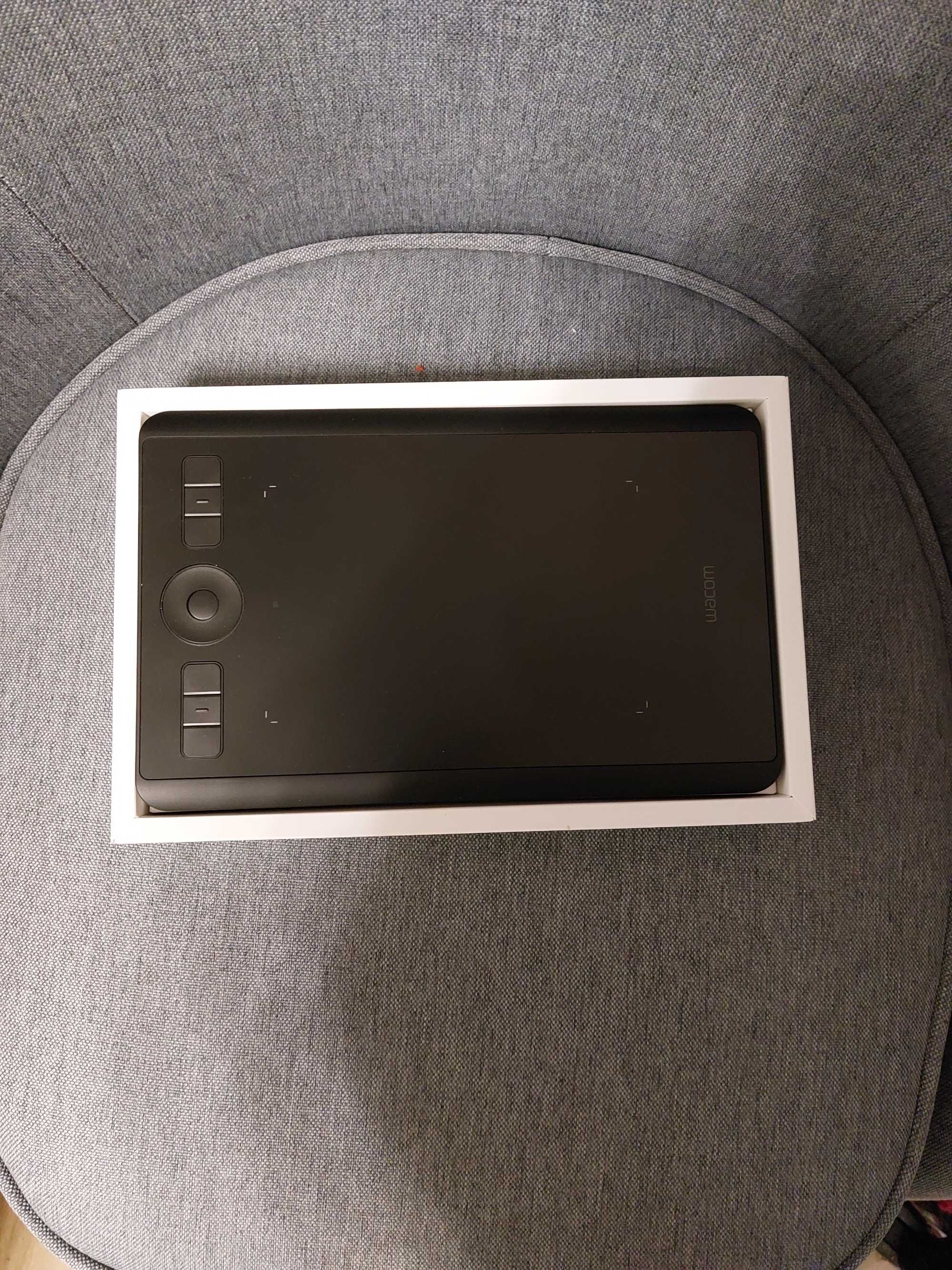 Wacom Intuos Pro розмір S / графічний планшет з пером Pro Pen 2