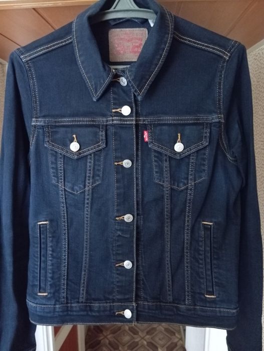 Жіноча  Куртка,піджак Levis