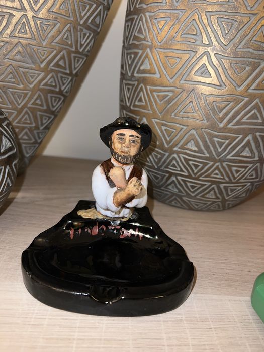 Cinzeiro zé povinho sec XIX queres fiado toma