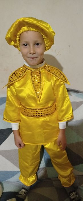 Дитячі святкові костюми