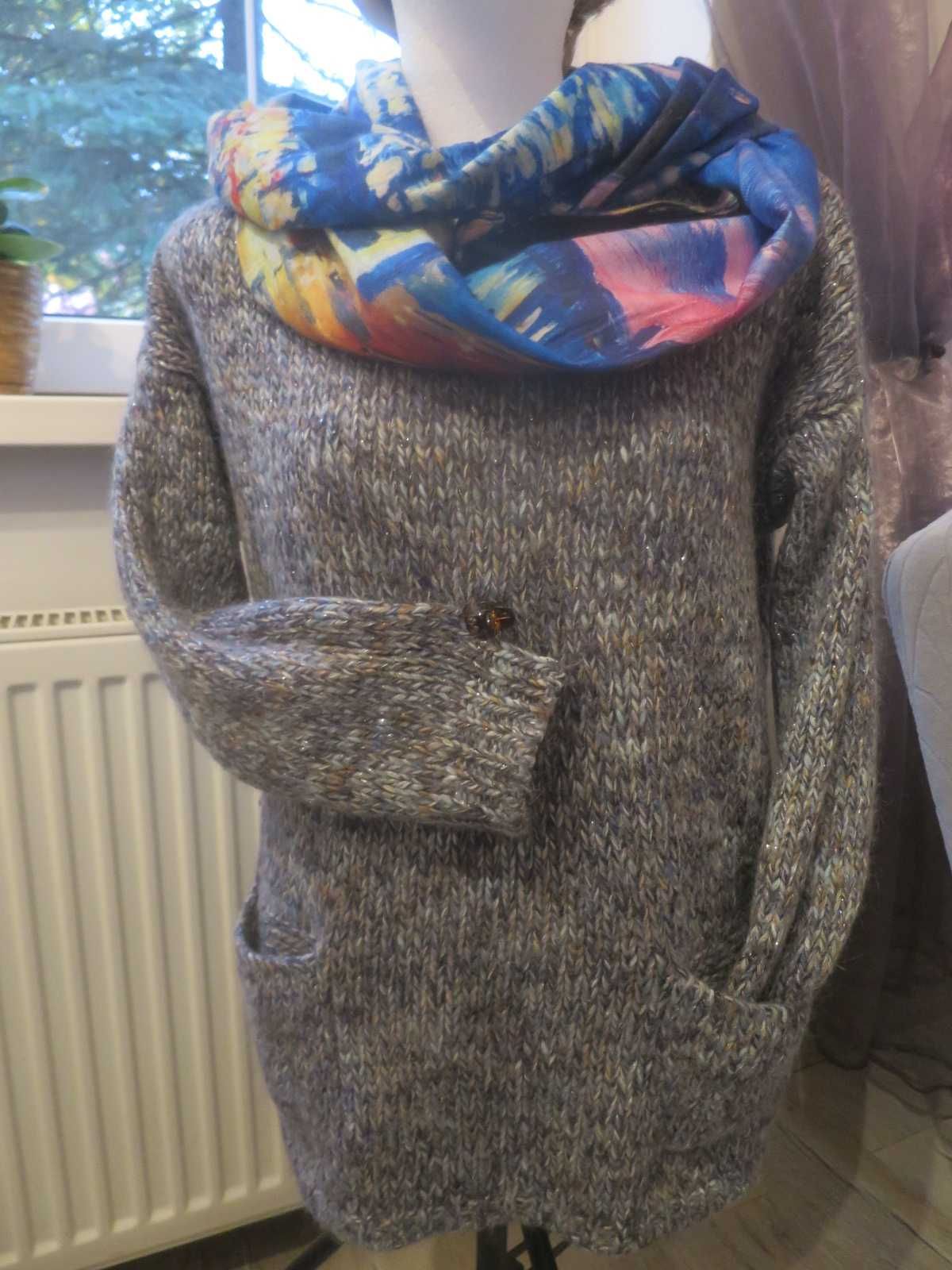 Cieply grafitowy sweter!