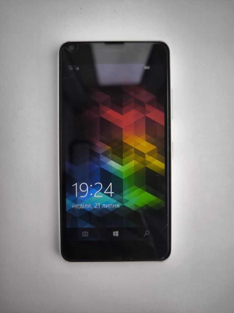 Смартфон Microsoft Lumia 640 Dual SIM