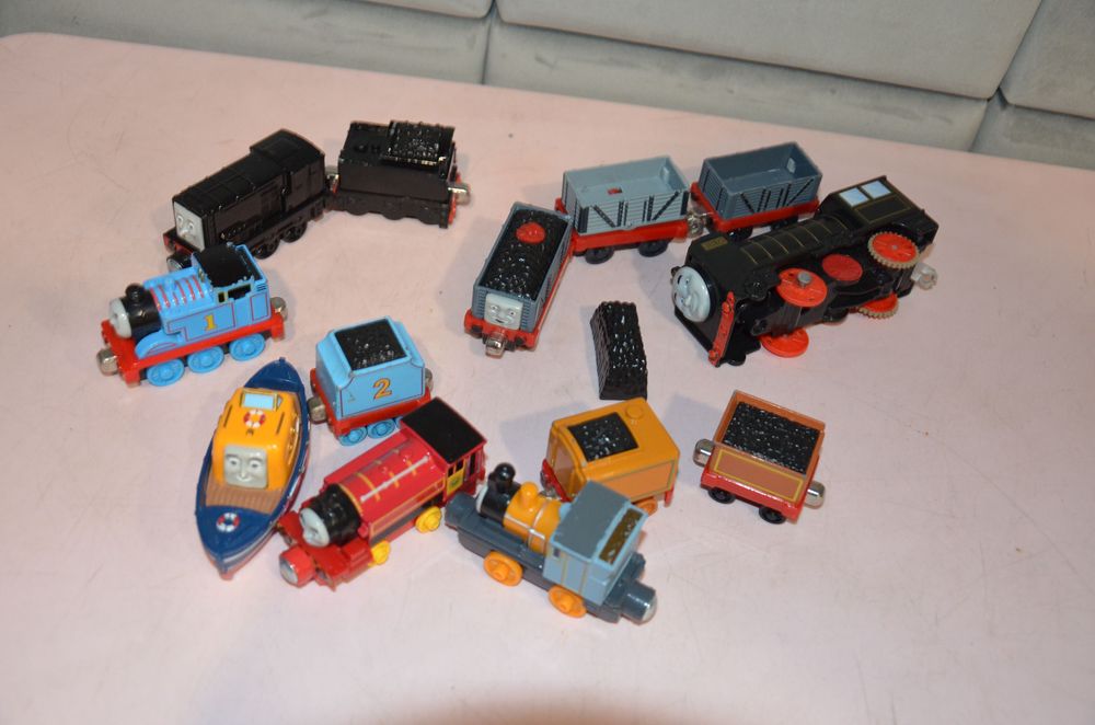 Tomek i przyjaciele duży zestaw pociągi lokomotywy