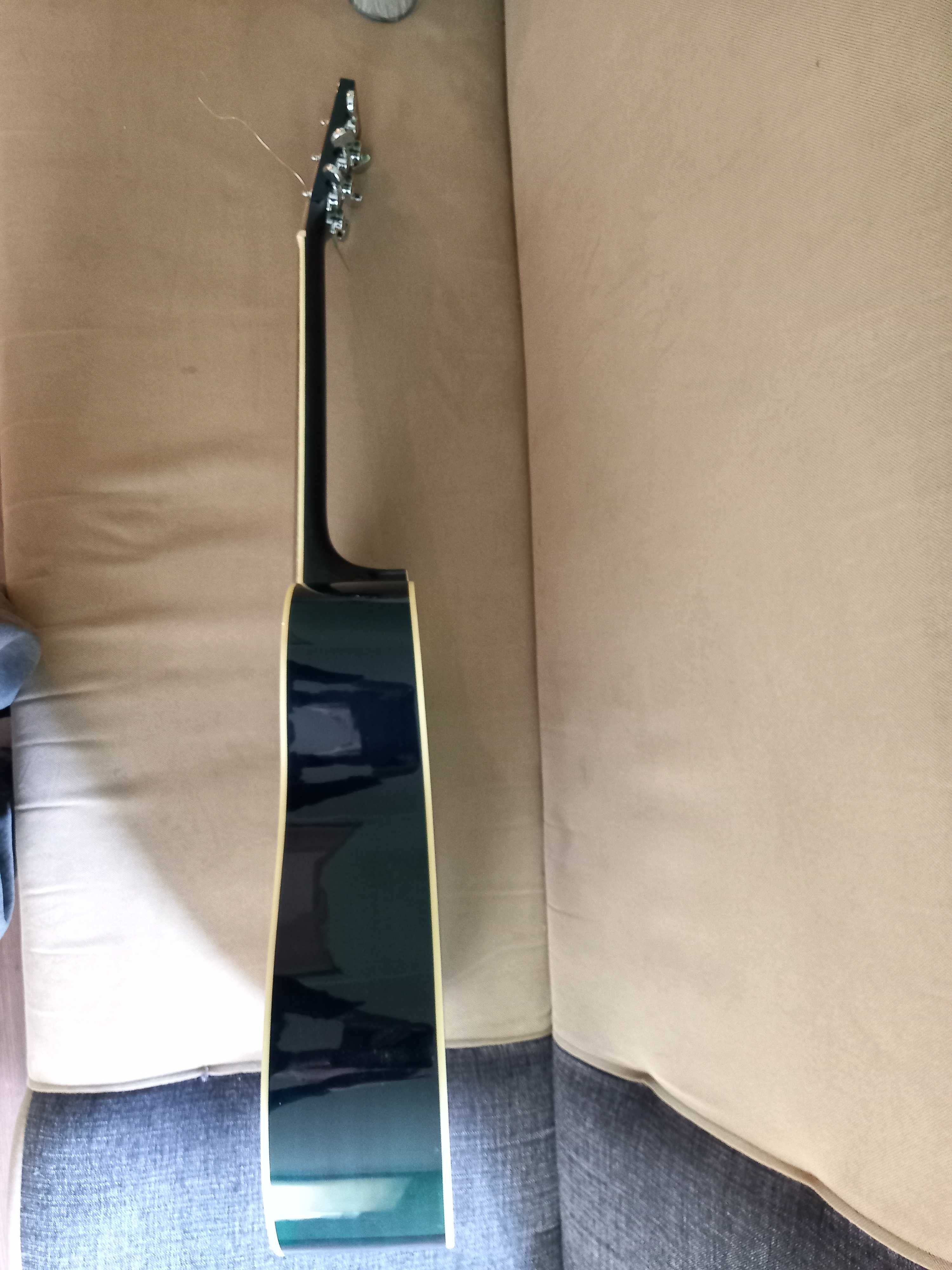 Gitara akustyczna Vintage 400BK w bardzo dobrym stanie