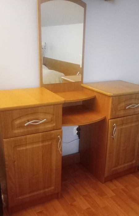 Toaletka Olcha z lustrem