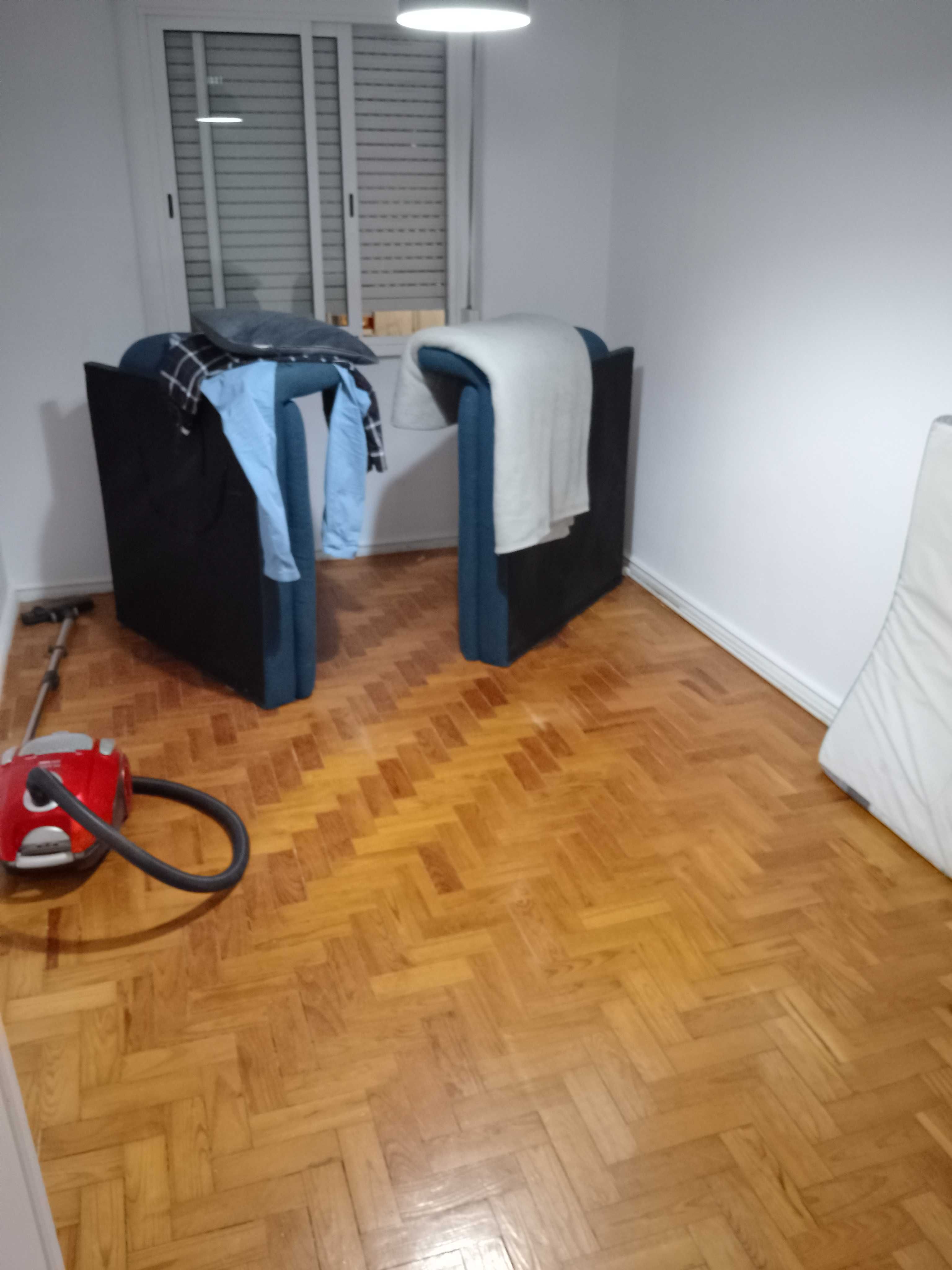 Alugo quarto em Moscavide