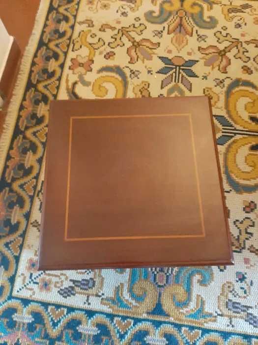 Móvel em Cerejeira em muito bom estado para 84 CDs