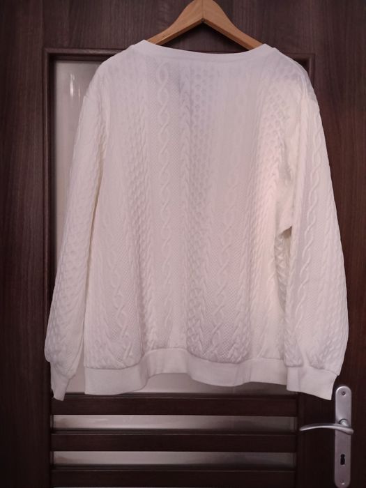 Cienka biała bluza