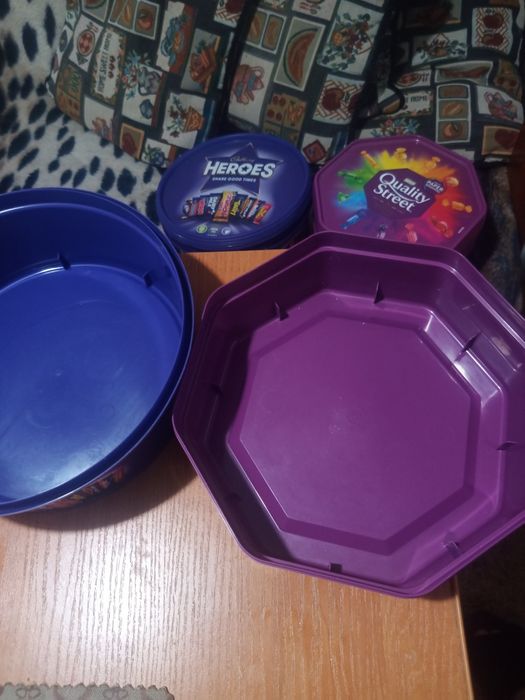 Пластиковые коробки от сладостей