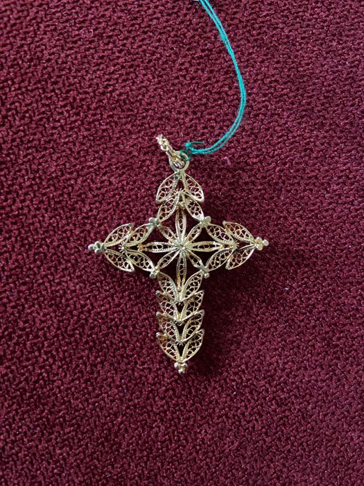 Pendente cruz filigrana prata dourada marcada