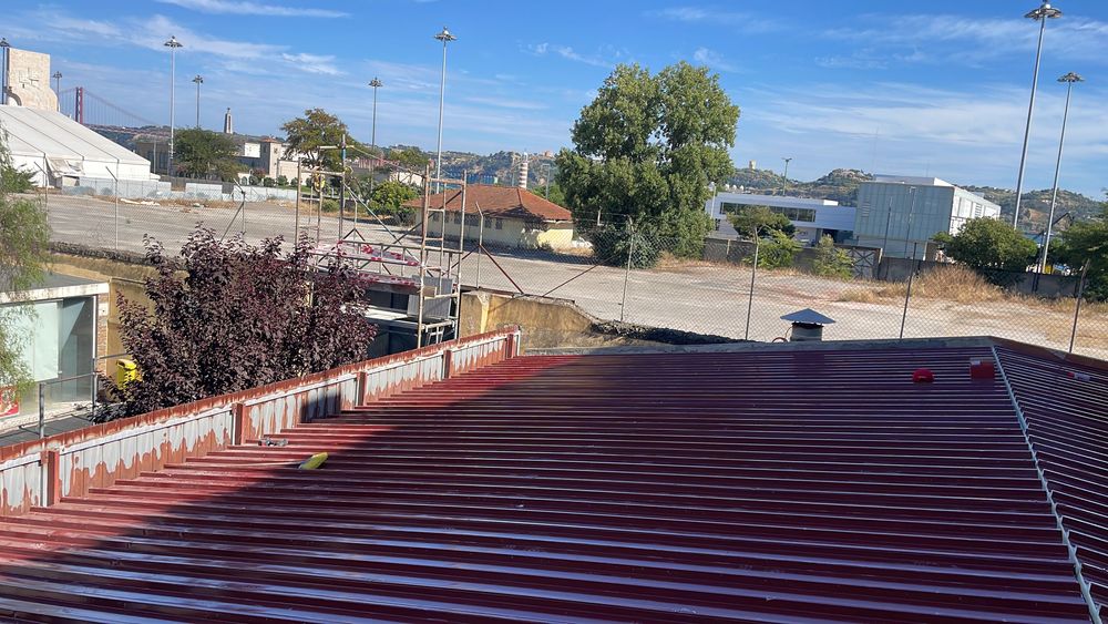 Realizamos todo o tipo de serviço em telhados