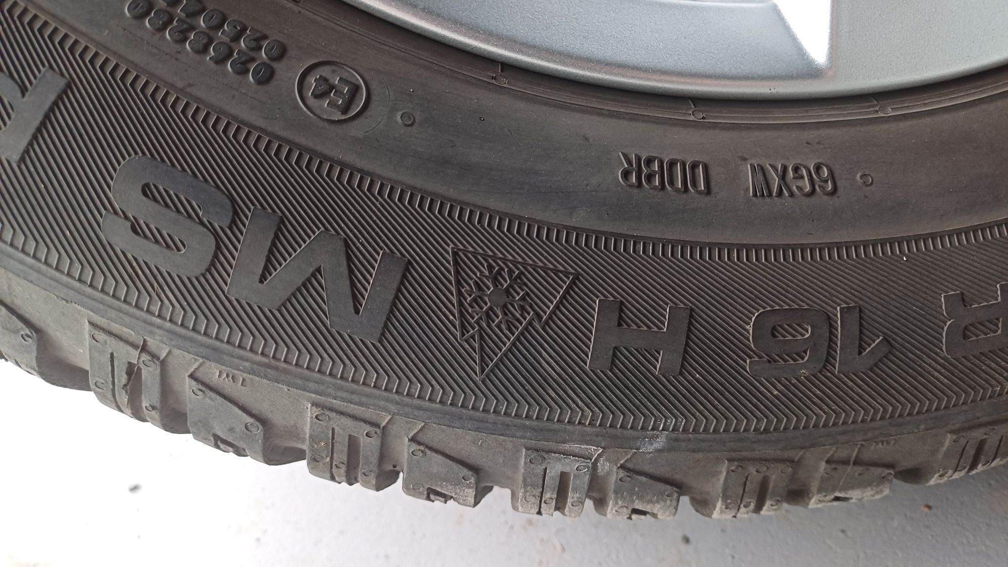 Opony zimowe Uniroyal 205/60 R16, 2019r