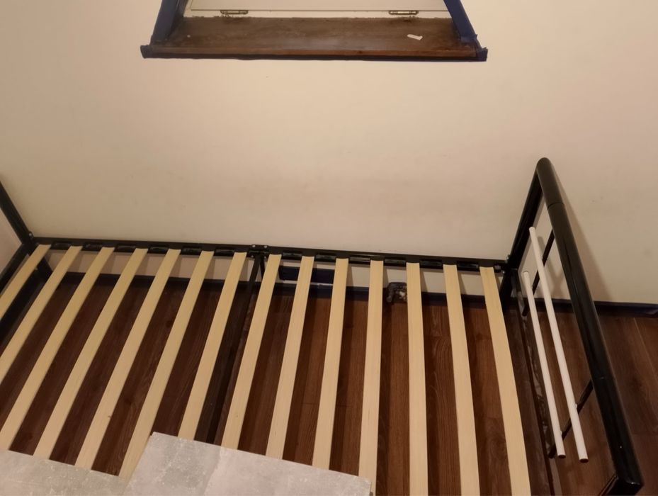 Łóżko jednoosobowe