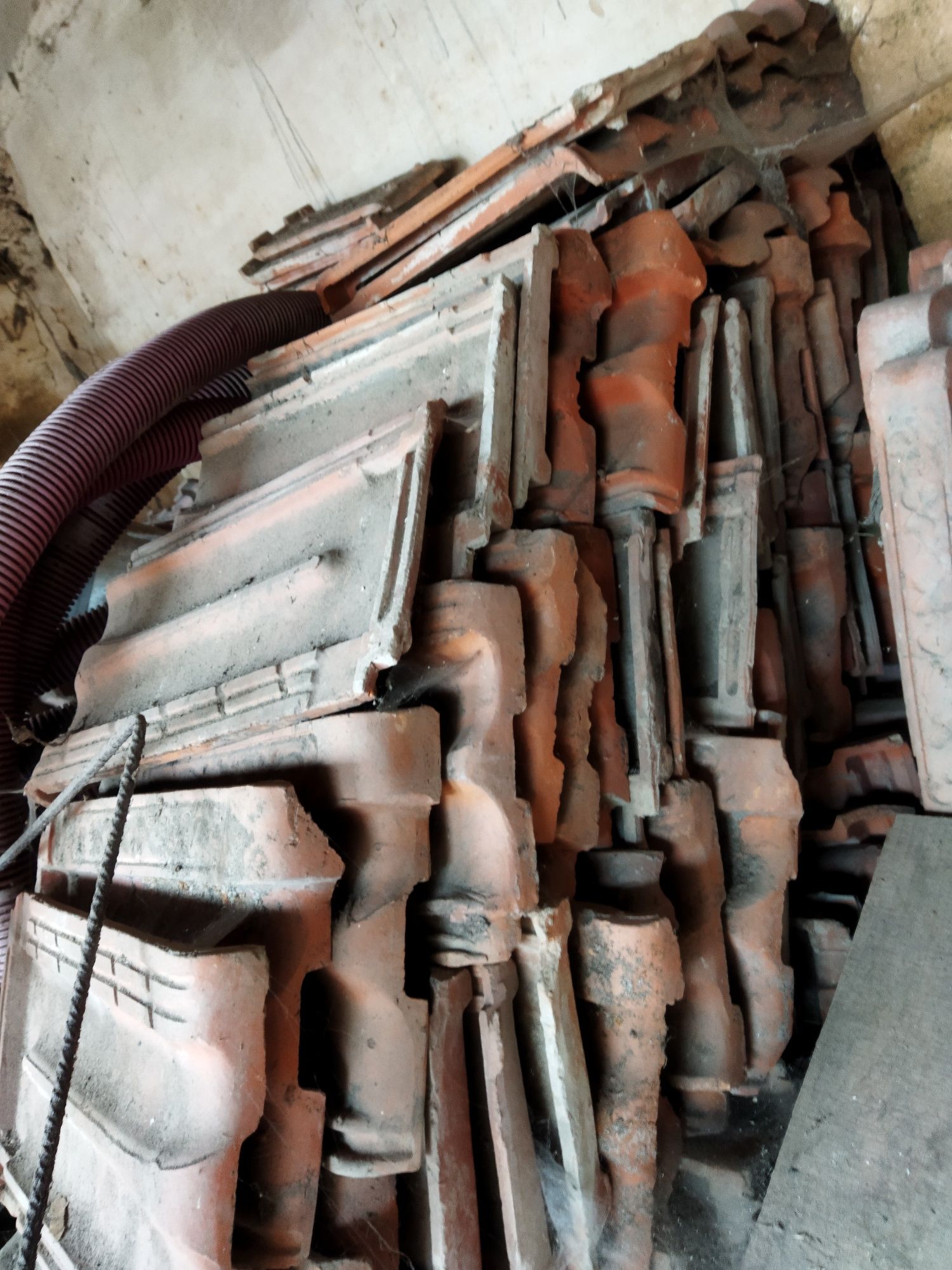 Vendo telhas da empresa cerâmica de Vouga Lda.