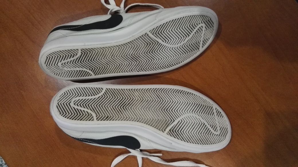 Sapatilhas Nike usadas