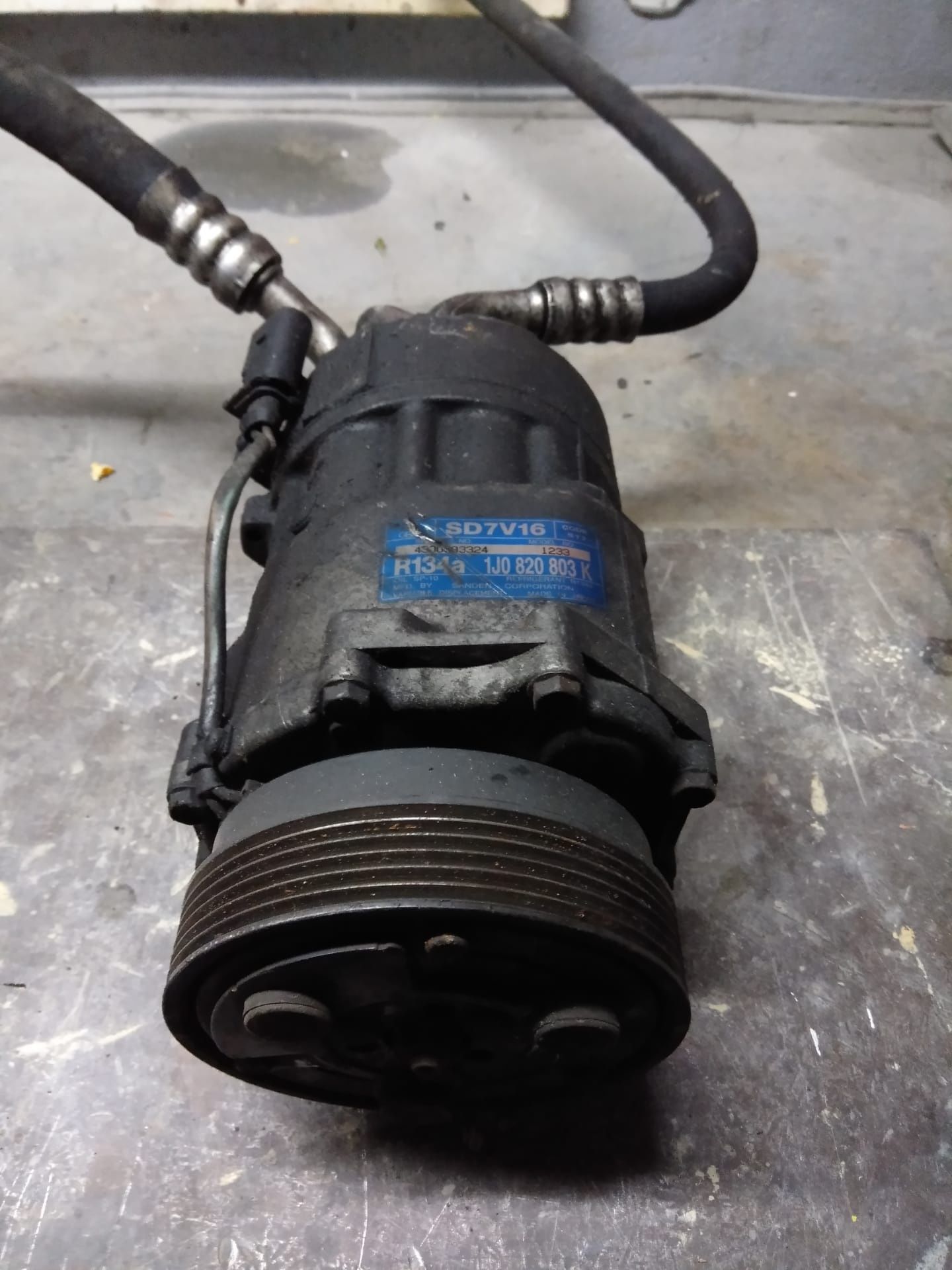 Alternador e compressor de AC