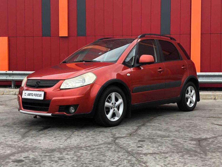 В продажі Suzuki SX-4 2007 року випуску.