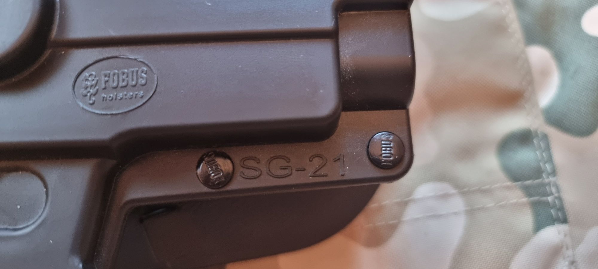 Kabura na pistolet sg 21 z szyną fobus